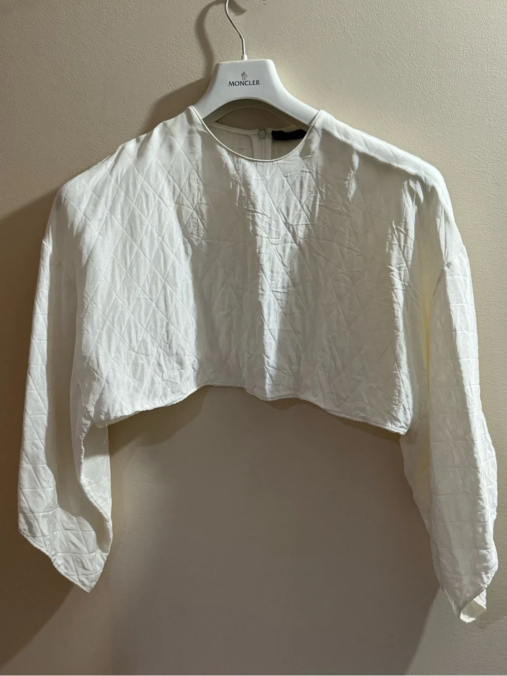 Quilted Cropped Wide-Sleeve Top - Picture 3 of 3